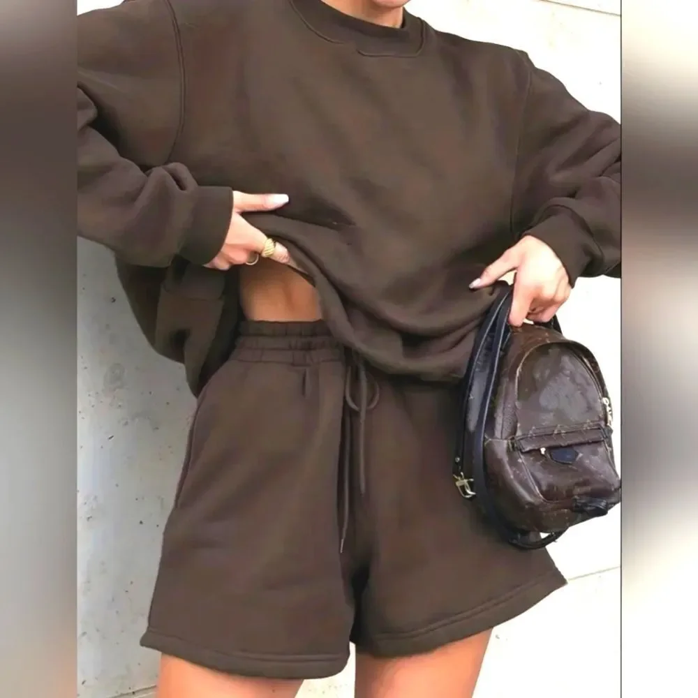 Cozy two-piece sweat shirt and shorts set sz X-large